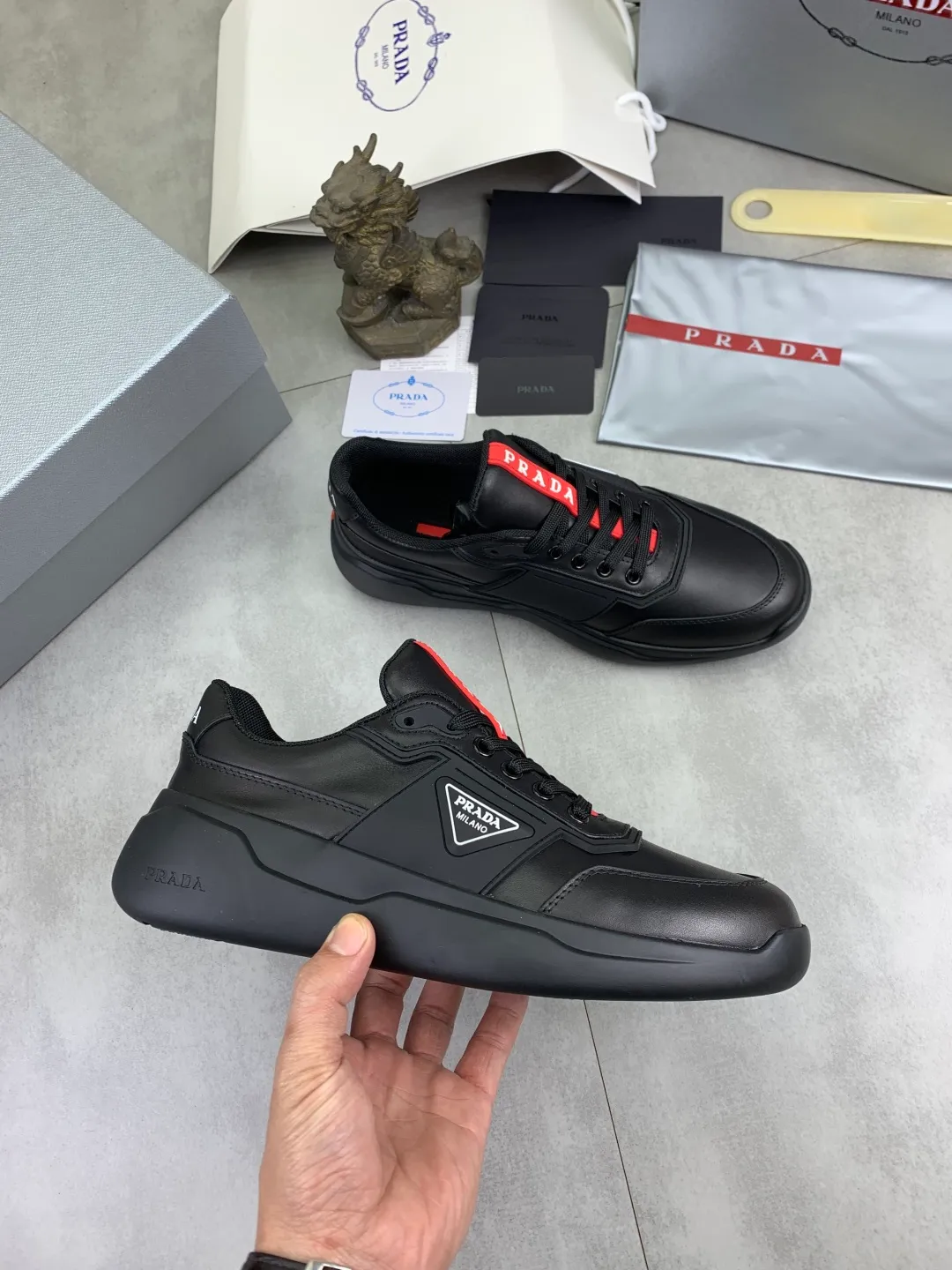 Men's men's shoes P600 💰【New style】Top quality, new popular models on the official website, which will never go out of style for a century, 🆘 The trendy brand (Prada) mainly promotes popular models, avant-garde and versatile fashionable men's shoes, privately molded, with cowhide splicing and 1:1 oil edge treatment... fashionable and simple, original imported cowhide with python skin, cowhide leather lining for feet; the atmosphere and personality are more fashionable, eye-catching and pursuing class. It will subvert the old idea and be a must-have for fashionistas who want to spend time with you! Must keep it! High-end comfortable and low-cost, high-end quality workmanship. Size: 38-45 4️⃣ colors available. full package